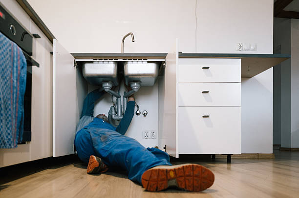 Professional Plumbing technician working in Poplar Grove, IL